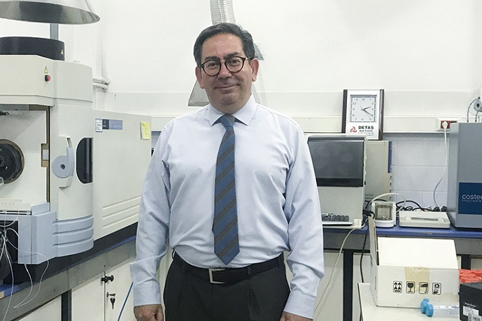 Prof. Dr. Turgut Tüzün Onay: "Atık Kulak Çubukları Mikroplastiğe Dönüşerek İnsan Vücuduna Girebilir"